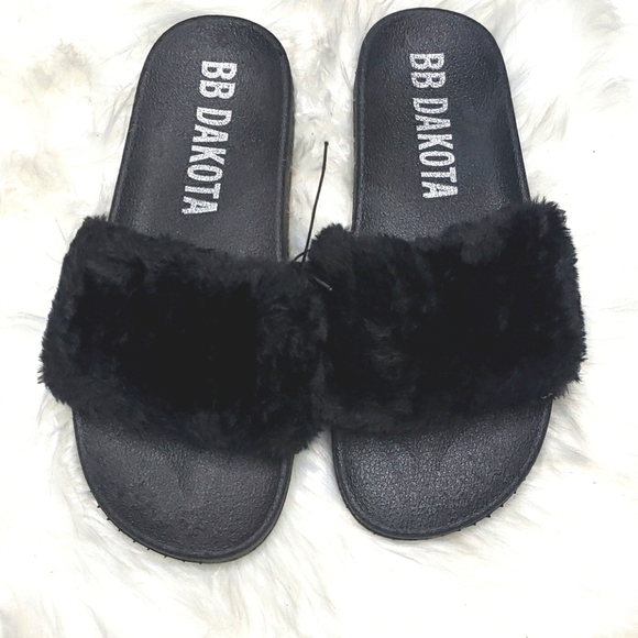 REVOLVE BB DAKOTA FURRY SLIDES SIZE 39 8.5 - Picture 1 of 7